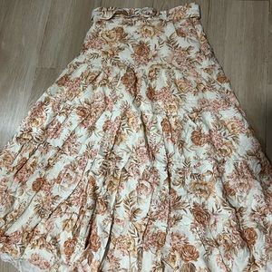 Forever New size 8 maxi cream and tan floral skirt with belt never worn